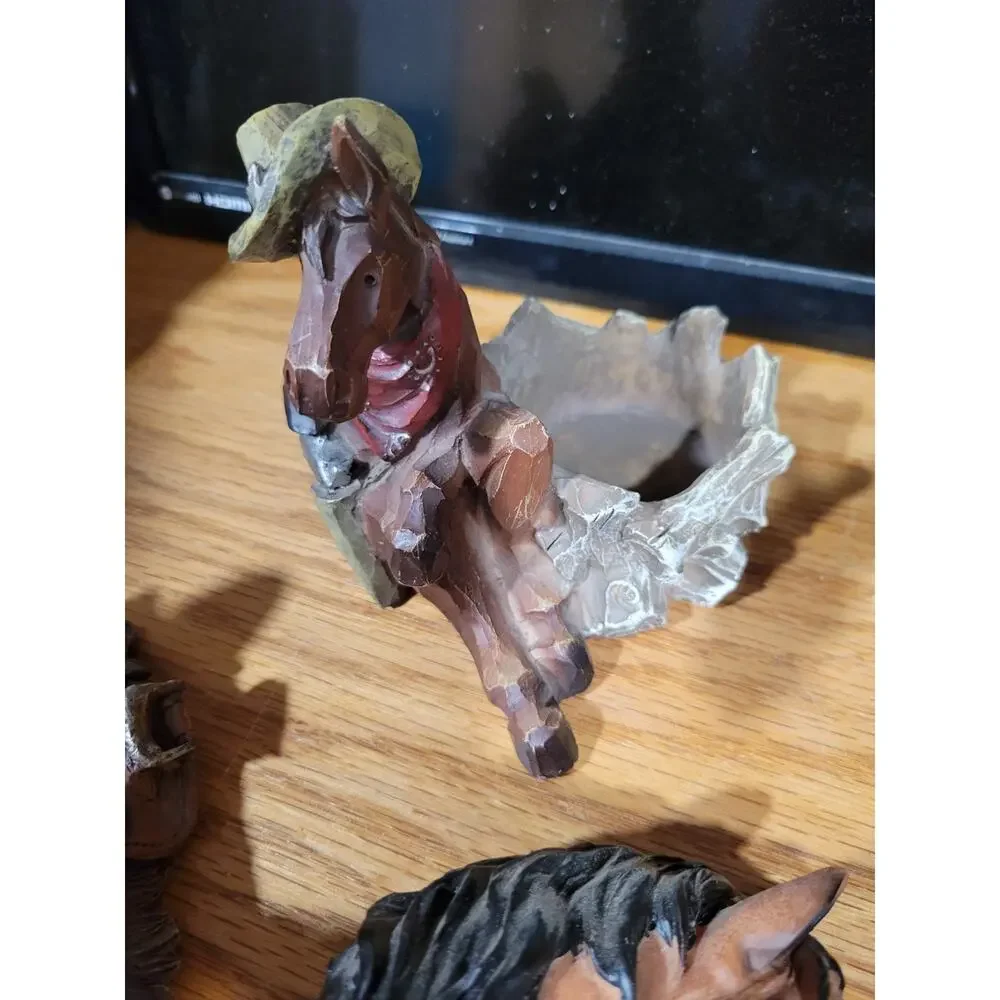 Southwest Theme Small resin Figures, horses, coat hooks, Tabletop Decor Lot of 9 - Picture 6 of 16
